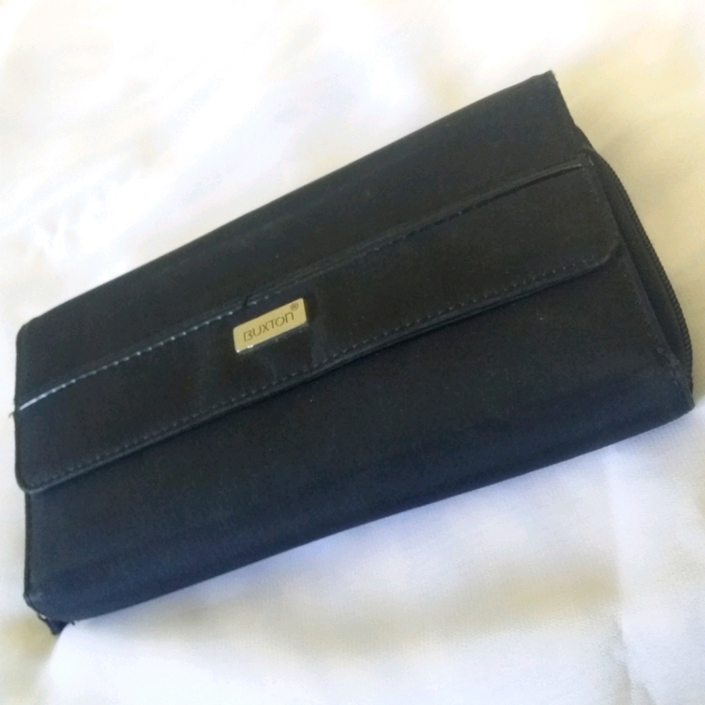 Buxton wallet